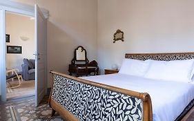 Fossi Elegant Apartment